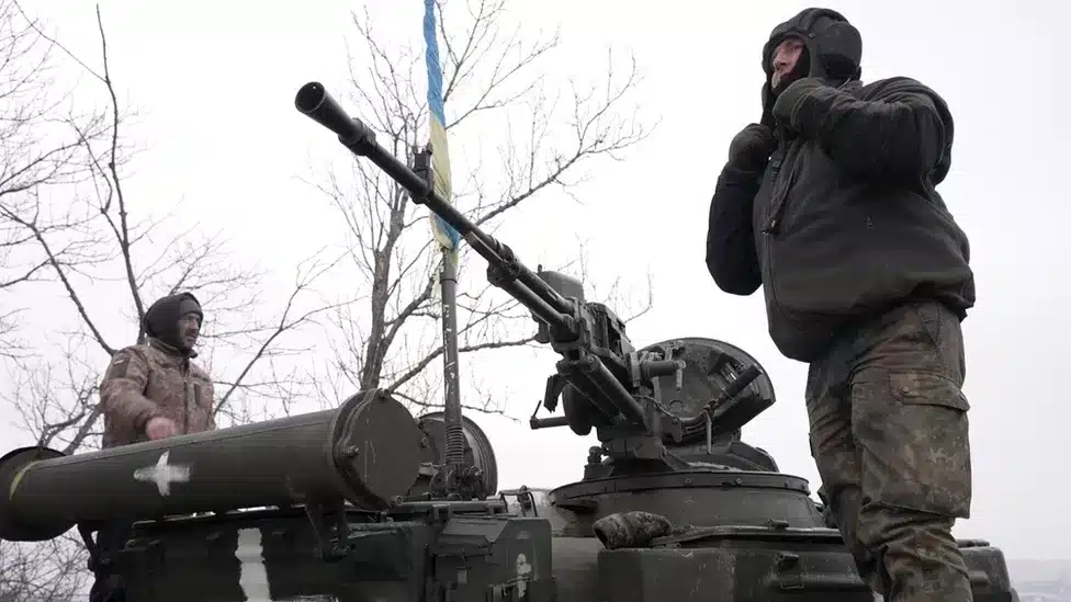 Ukraine war: Bakhmut defenders plea for Western tanks