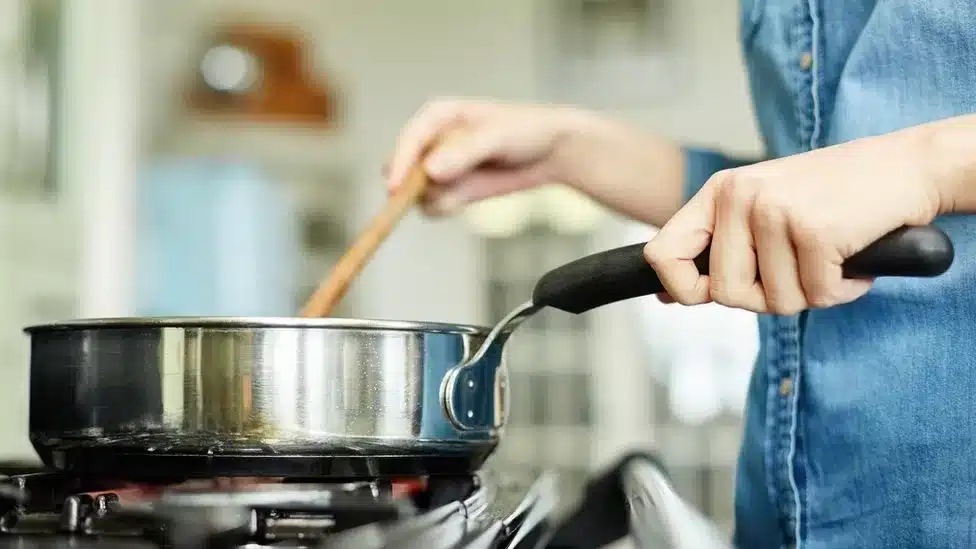 Energy bills remain high despite decrease in prices