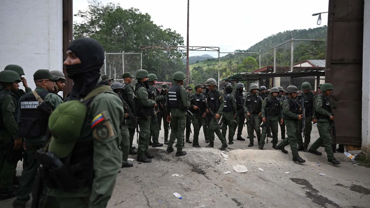 Prison inmates built restaurant and swimming pool once more under Venezuelan control