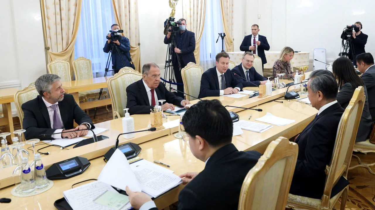 Russia and China applaud their cooperation in advance of Putin’s scheduled trip to Beijing