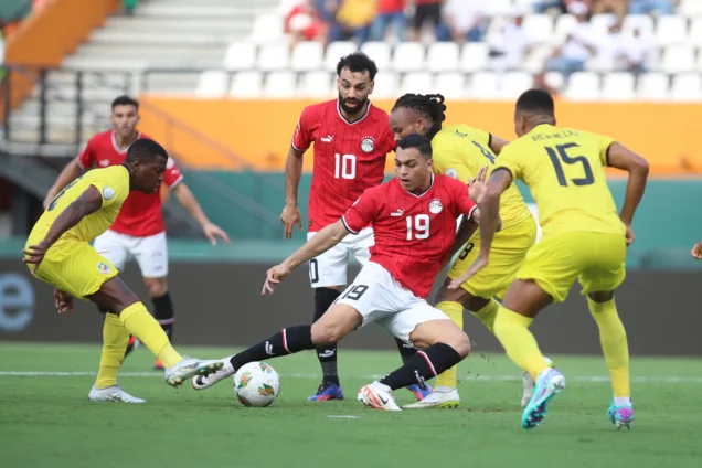 Egypt manages a draw against Mozambique after late goal from Salah