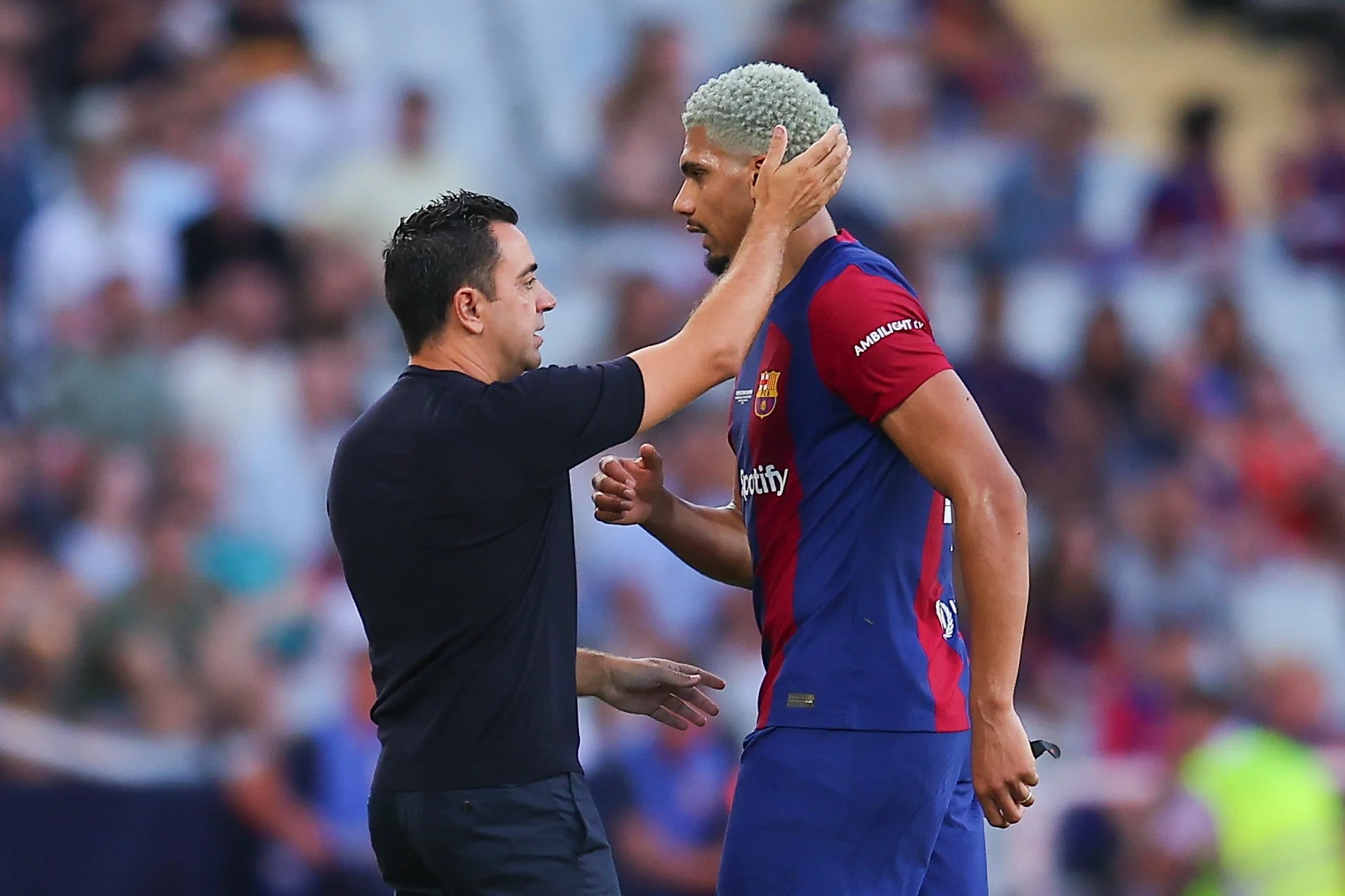 Xavi allegedly threatened to quit after attempts to sell Ronald Araujo to Bayern