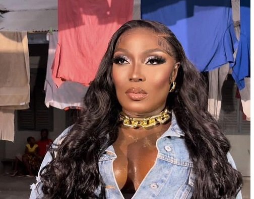 Eno Barony rocks denim outfit with new look