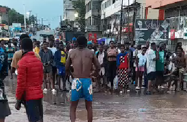 Dome Parakou residents protest poor drainage, block road