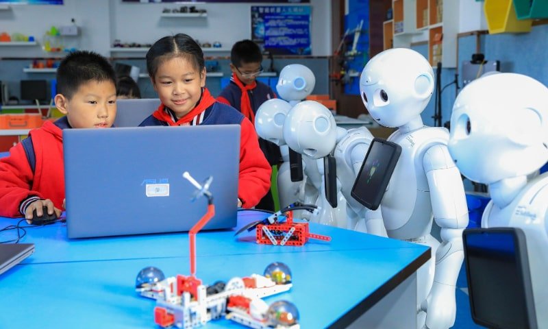 China makes AI education compulsory for primary,secondary students